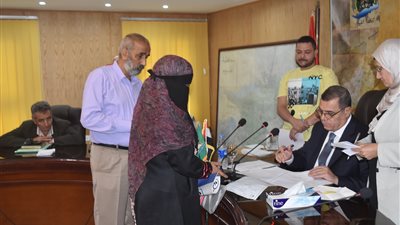 بالصور.. محافظ الفيوم يشارك في اللقاء الدوري لخدمة المواطنين