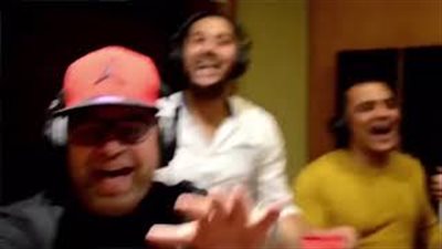 أغنية بالإنجليزية والإسبانية لدعم صلاح قبل حفل جائزة الأفضل (فيديو)