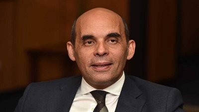 رئيس بنك القاهرة: سعر الدولار مرشح للتراجع من جديد