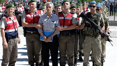 محكمة تركية تصدر أحكاما على 151 شخصا بالسجن مدى الحياة في قضية انقلاب 2016