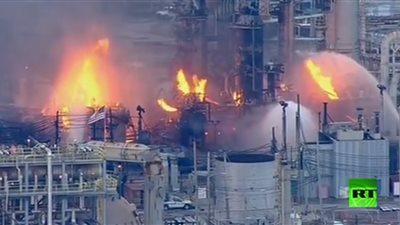 حريق هائل في مصفاة نفط أمريكية عمرها 150 عاما (فيديو)