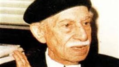 توفيق الحكيم: كرهت الشعر والسباحة بسبب والدي