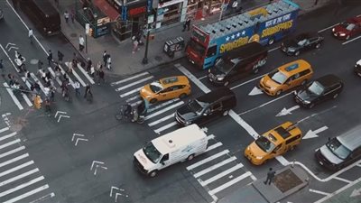 ميني تستعد للكشف عن سيارتها الجديدة كوبر SE (فيديو)