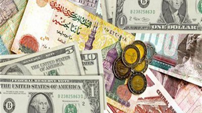 ماذا بعد هبوط أسعار الدولار أمام الجنيه.. العملة الخضراء تتراجع 20 قرشا.. اقتصاديون: ليس انخفاضا قويا وغير مؤثر.. سبب التراجع بدء الإجازة الصينية والطلب المتزايد من المستثمرين على أدوات الدين الحكومية