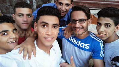 بالصور.. شباب الشرقية يلتقطون السيلفي احتفالا بعيد الفطر