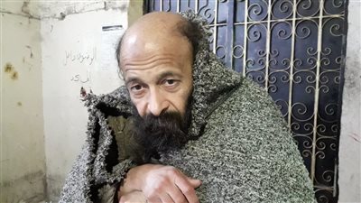 فريق التدخل السريع بأسوان ينقذ مريض سكر مشردا