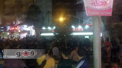 بالفيديو.. تحرش جماعي بـ«فتاة» في الزقازيق والشرطة تفرقهم بطلقات تحذيرية