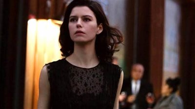 هجوم عنيف على بيرين سات بسبب مشاهدها الجريئة بمسلسل 