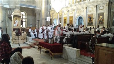 بدء قداس أحد السعف بالكنيسة المرقسية في الإسكندرية (فيديو)