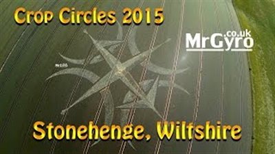 بالفيديو.. أشكال غامضة تظهر في الحقول الزراعية ببريطانيا