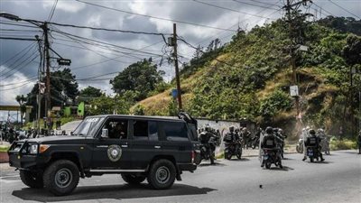 توقيف 5 رجال شرطة في فنزويلا بتهمة قتل السجناء