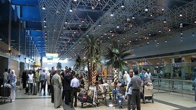 إجراءات إحباط محاولات المهربين بمطار القاهرة في أوقات كثافة التشغيل