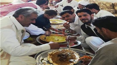 إفطار أهالي مطروح بطعم المحبة والعصيدة في العيد (صور)