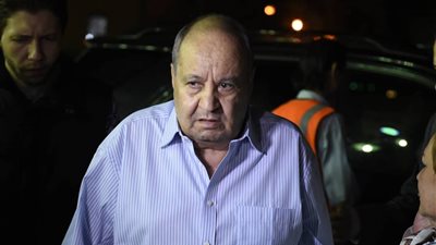 وحيد حامد وأشرف زكي يشاركان في عزاء سمير خفاجي (فيديو وصور)