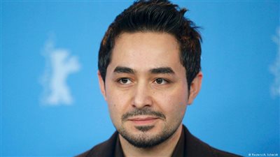 شيروان حاجي بطل ذاق طعم الهروب في «الجانب الآخر من الأمل»