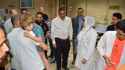 مستشفى أطفال المنصورة يحتفل بالعيد بالرسم وتوزيع الكعك (صور)