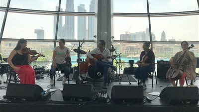 بروفات مكثفة لوحيد ممدوح على مسرح أوبرا دبي (صور)