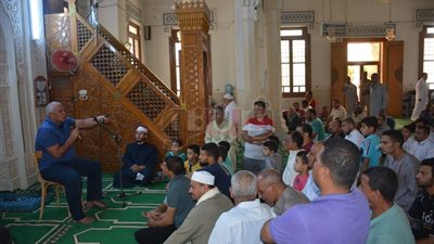 محافظ الوادي الجديد يكلف لجنة فنية لصيانة الطرق