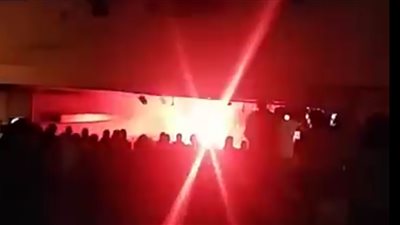 بالفيديو.. جمهور الساقية يطلق «الشماريخ» على أنغام أغاني «بلاك تيما»