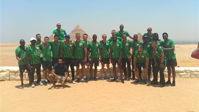 فريق منتخب جنوب أفريقيا يزور آثار الهرم