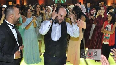 بالفيديو.. رقص جنوني لأبطال مسرح مصر في حفل زفاف مصطفى خاطر