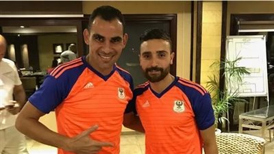 بالصور.. «كابوريا» يودع زملاءه ويغادر معسكر المصري بالإسكندرية