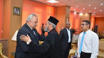 أقباط الشرقية يهنئون المحافظ بعيد الفطر المبارك (صور)