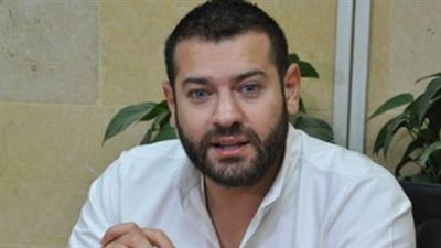 عمرو يوسف يكشف هوية مروج شائعة القبض عليه وزوجته