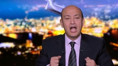 عمرو أديب لـ «فيفا» عن تنظيم قطر للمونديال: طبيخكم ريحته فاحت