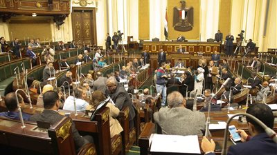 العليمى يطالب بتقييم شامل للمصانع الحكومية المتعثرة