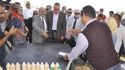 قوافل الإصحاح البيئي تجري الكشف على ١٤٩٨ حالة بالقنطرة غرب