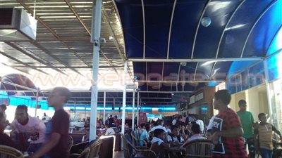 بالصور.. إقبال كثيف على الكافيهات للاحتفال بالعيد في قنا