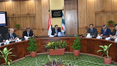 وزير البترول يلتقي فريق عمل البرنامج الخامس الخاص بتحسين الإنتاج