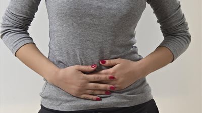 تعرفي على أسباب عسر الهضم في رمضان