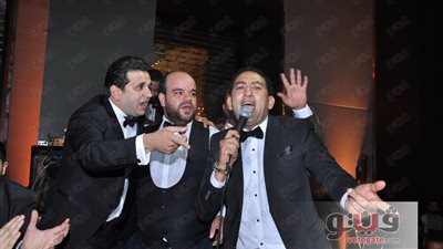 بالصور.. رقص مصطفى خاطر مع النجوم في حفل زفافه