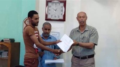 توزيع عقود 1500 فدان على 6 شركات شبابية بالوادى الجديد (صور)