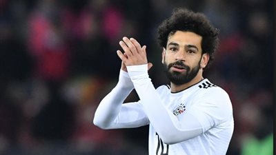 لاعبو المنتخب يحتفلون بعيد ميلاد محمد صلاح قبل لقاء أوروجواي
