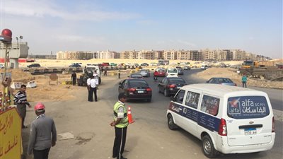 تحويلات مرورية لتخفيف الأحمال بالقاهرة الكبرى.. تغيير الاتجاه بطريق الأوتوستراد بسبب حفر نفق الطريق الدائري الأوسطي.. إنشاء كوبري جهينة وراء تحويلة «6 أكتوبر».. وميداني النهضة والجيزة بالقائ