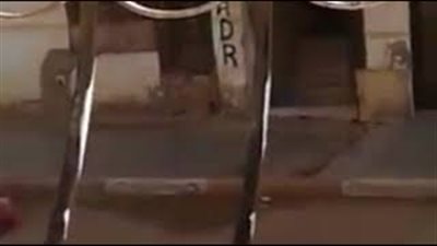 لحظة انتحار رجل مسن من الطابق الثاني لمنزله بالمغرب (فيديو)