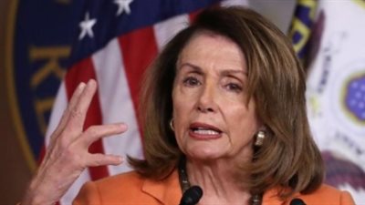 نانسي بيلوسي تطالب ترامب بتفويض من الكونجرس لضرب إيران