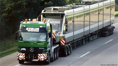 مرسيدس تطلق أكبر شاحناتها الثقيلة 