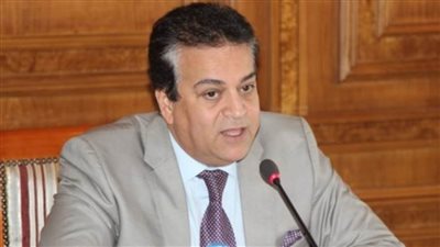 وزير التعليم العالى يرأس اجتماع 