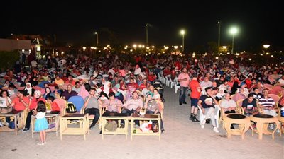 شاهد أعضاء الأهلي في زايد يتابعون افتتاح امم افريقيا.. صور