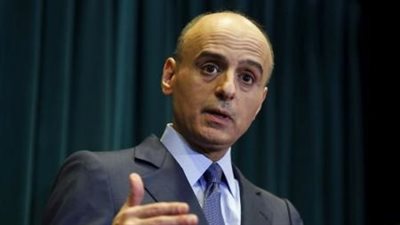 وزير الخارجية السعودي يصل إلى مسقط لبحث عزل قطر