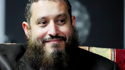 محام يتهم رئيس حزب 