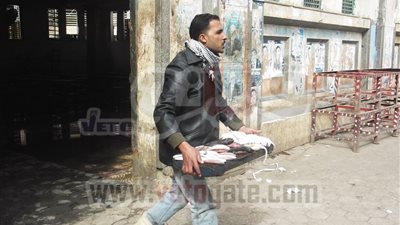 بائع فى حلقة السمك: صيادو بحرى يقفون على الشوايات بعد توقف الصيد