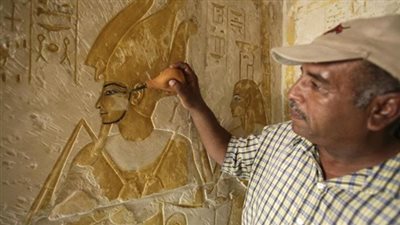 الزهار: افتتاح محل أحذية داخل مسجد أثري 