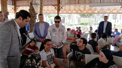 وزير الرياضة الجديد يتفقد مركز شباب الجزيرة بأول أيام العيد (صور)