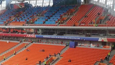 الجماهير تتوافد على ملعب مواجهة مصر وأوروجواي(صور)