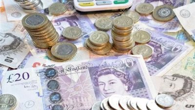 «الإسترليني» يهوي لأدنى مستوى في أسبوع
